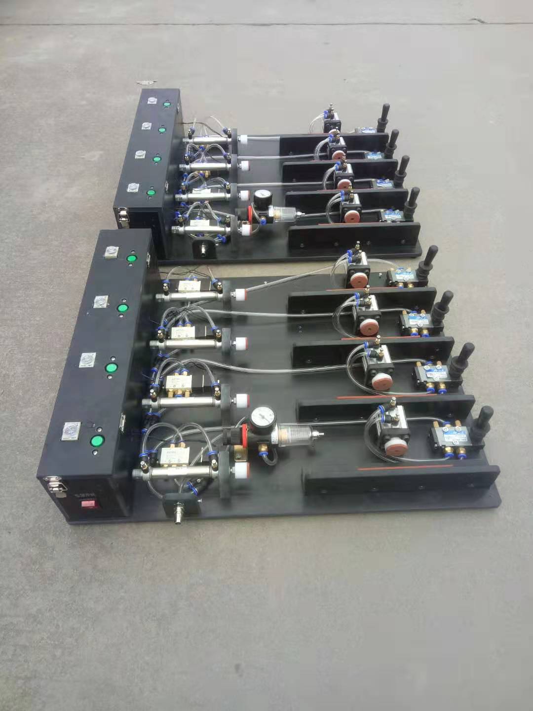 自动老化测试治具1